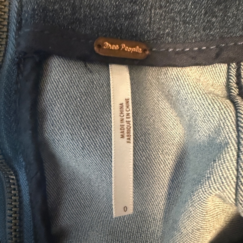 Free People Two Tone Multi Panel Stretch Denim Zip Back Mini Skirt EUC Size 0 - Picture 5 of 6